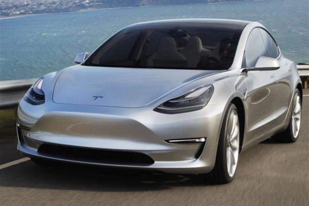 La Tesla Model 3, attesa entro l'anno anche in Italia