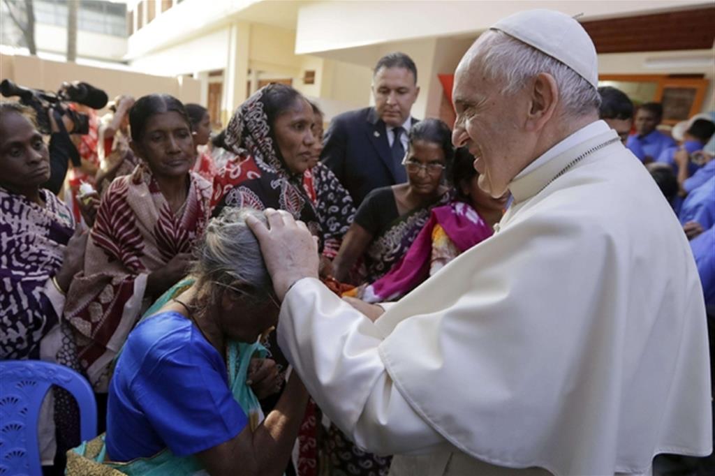 Papa Francesco visita la “Casa Madre Teresa” in Tejgaon, in Bangladesh