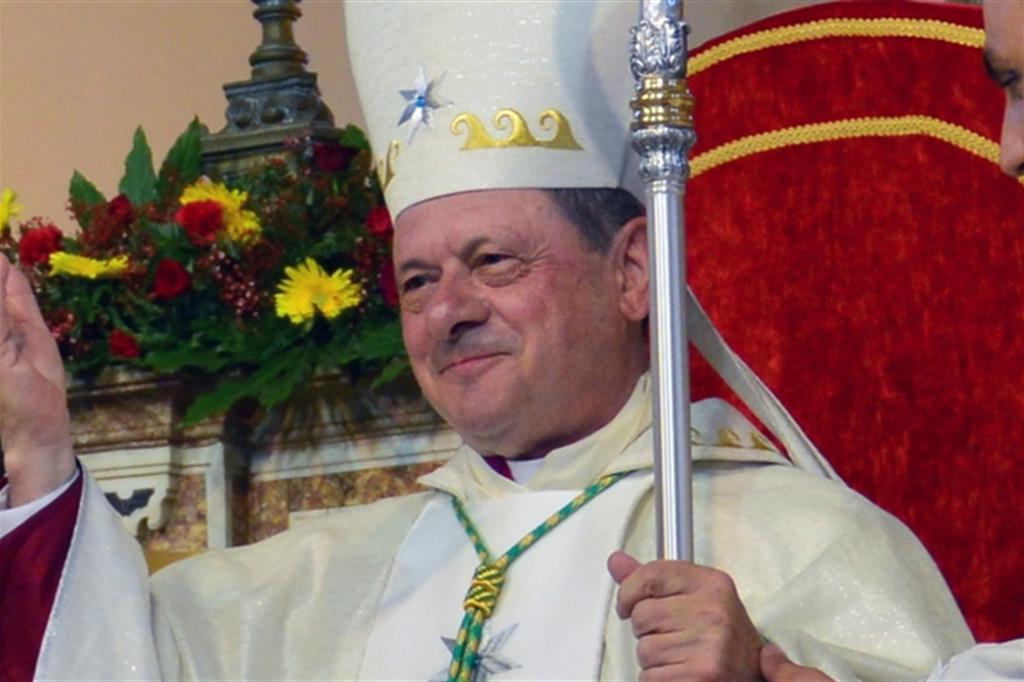 Il vescovo di Locri-Gerace Francesco Oliva