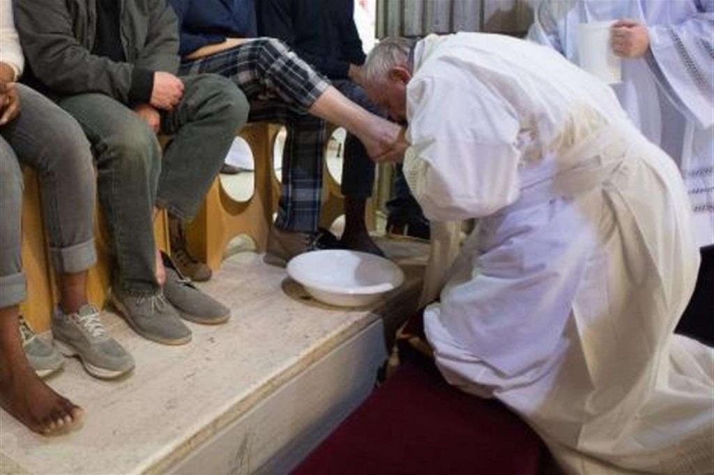 Giovedì Santo, il Papa laverà i piedi ai detenuti di Paliano