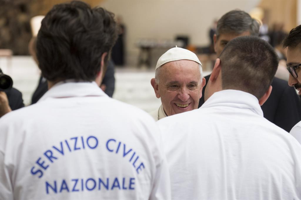 Giovani del Servizio civile nazionale in udienza da papa Francesco (Osservatore Romano)