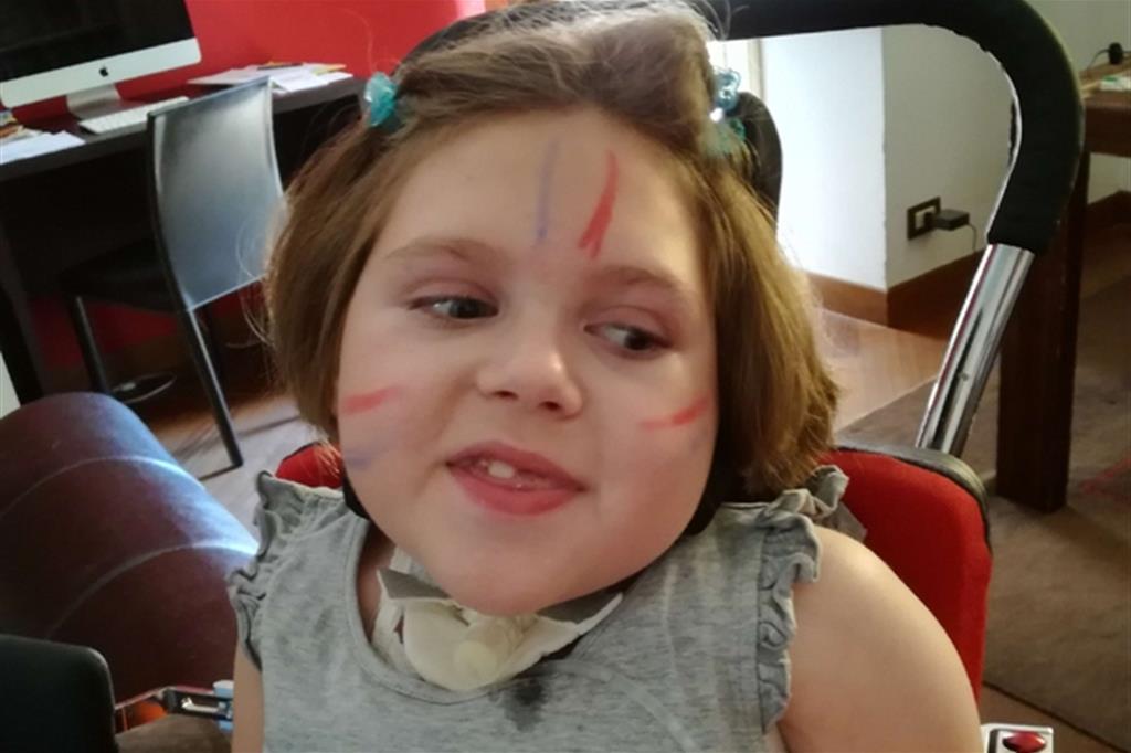 Elena, 7 anni, affetta da malattia neurodegenerativa (foto inviata dalla famiglia)