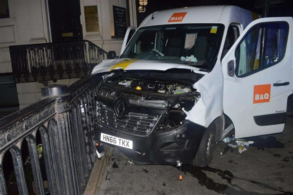Il camioncino usato, sabato scorso, per l'attacco al London Bridge (Ansa/ap)