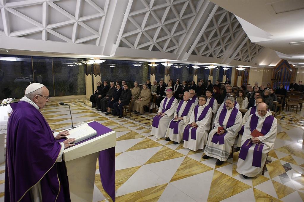 Papa Francesco: l'indifferenza verso il povero è corruzione