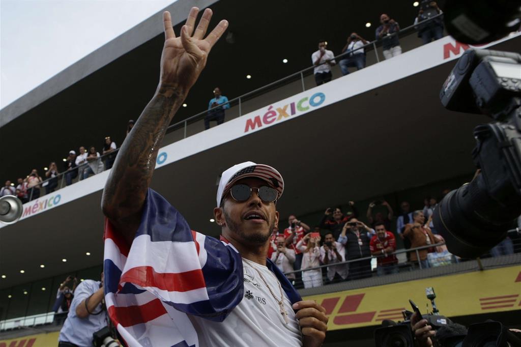 Lewis Hamilton in Messico si è laureato per la quarta volta campione del mondo di Formula 1 (Ansa)