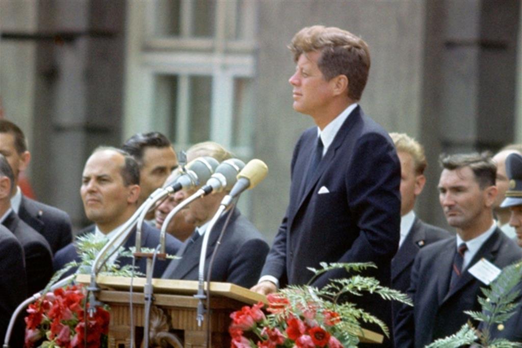  Trump pubblica (quasi tutta) la «verità» su Kennedy
