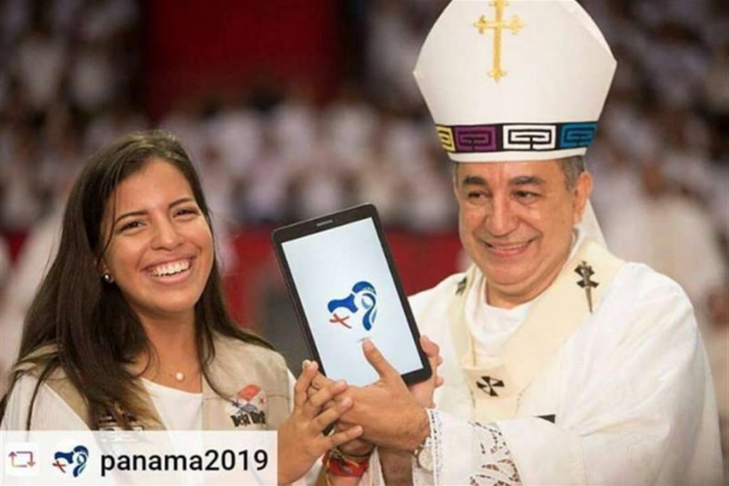 L'arcivescovo di Panama presenta il logo della GMG 2019