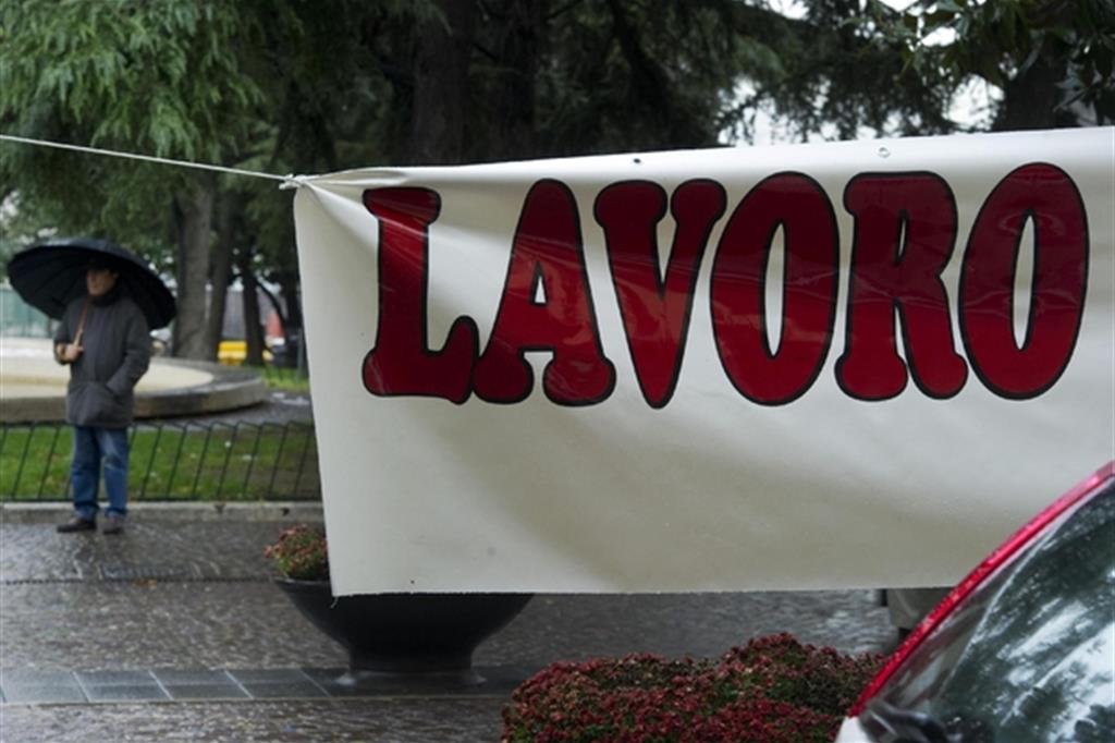 Italiani favorevoli a nuove forme di tutela del posto di lavoro