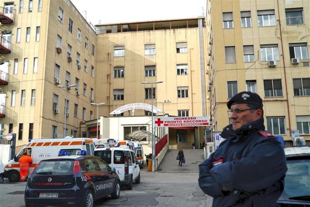 Napoli, 55 arresti per assenteismo in ospedale