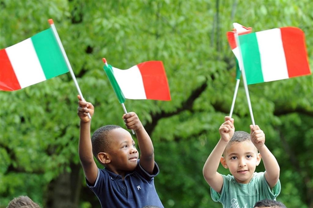 I nuovi italiani «per cuore»: «L'Italia? Per noi è madre»