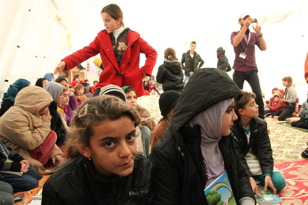 Bambini in un campo profughi a Erbil, Kurdistan iracheno (foto Luca Liverani)
