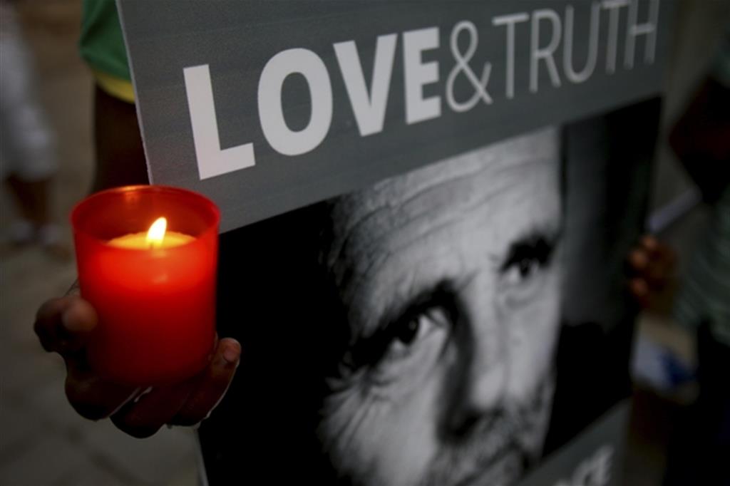 Veglia per il gesuita Paolo Dalkl'Oglio, 62 anni, scomparso in Siria in circostanze misterioose quattro anni fa