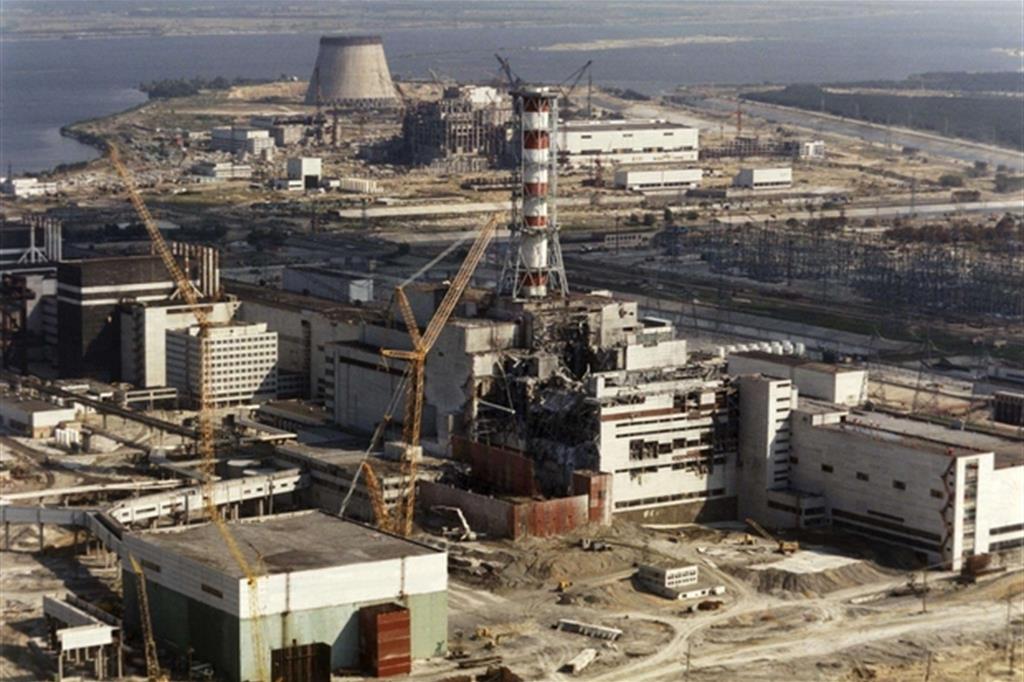La centrale nucleare di Cernobyl è sempre sotto osservazione dopo l'incidente del 1986: ieri gli hacker l'hanno colpita senza provocare però problemi alla sicurezza (Ansa)