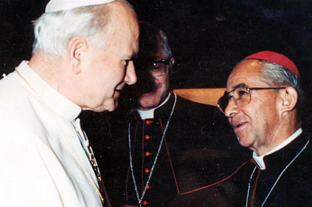 Il vescovo martire Jesús Jaramillo Monsalve con san Giovanni Paolo II