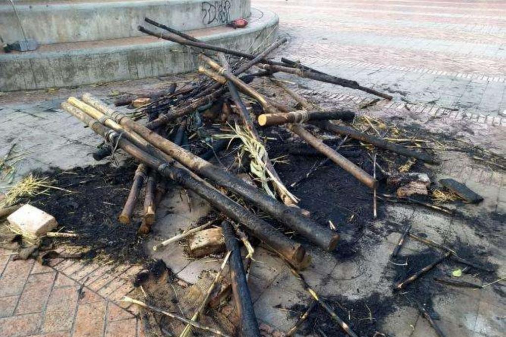 Vandalismo in Calabria, gli scout ricostruiscono il presepe bruciato 