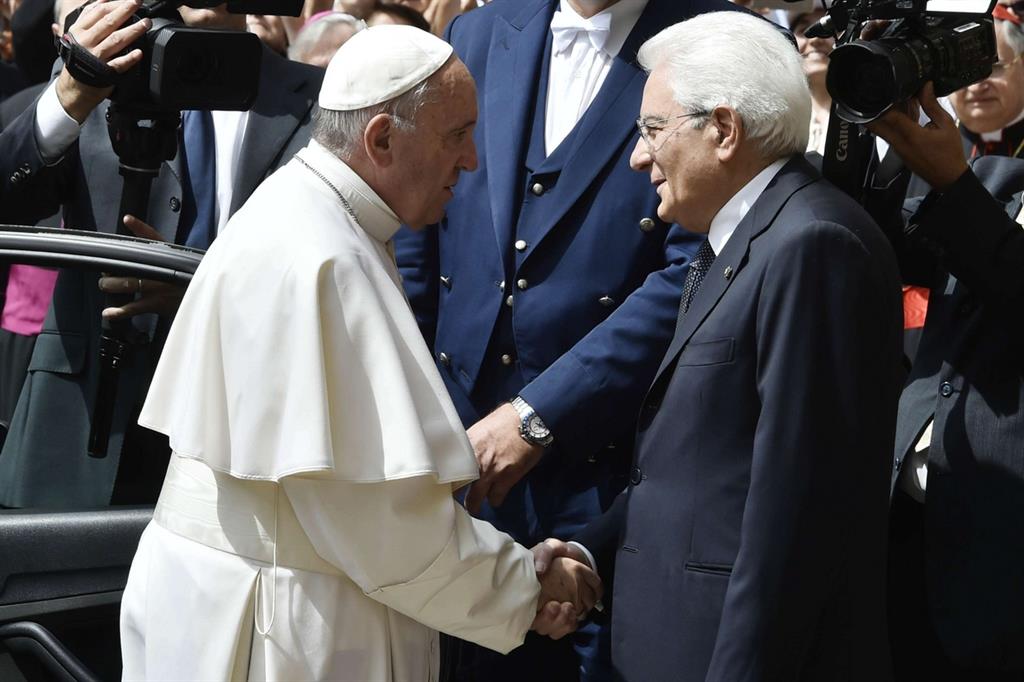 Papa Francesco e il presidente Sergio Mattarella al Quirinale (Siciliani)