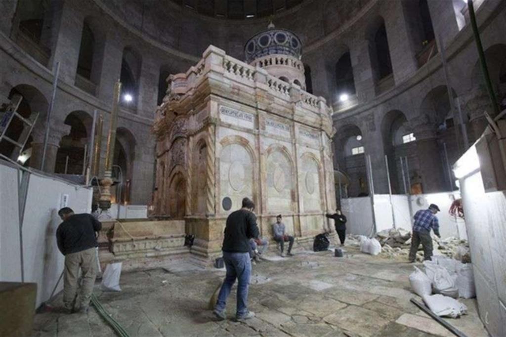 Restaurata l'Edicola del Santo Sepolcro, custodisce la tomba di Gesù