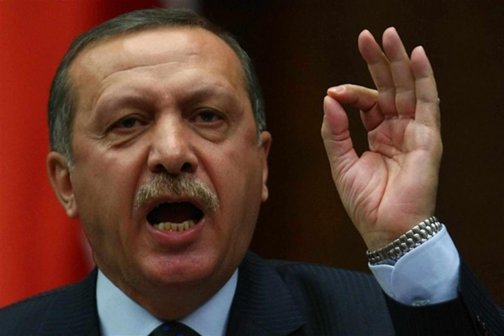 «I turchi nell’Ue facciano 5 figli». Erdogan minaccia ondata di sfollati