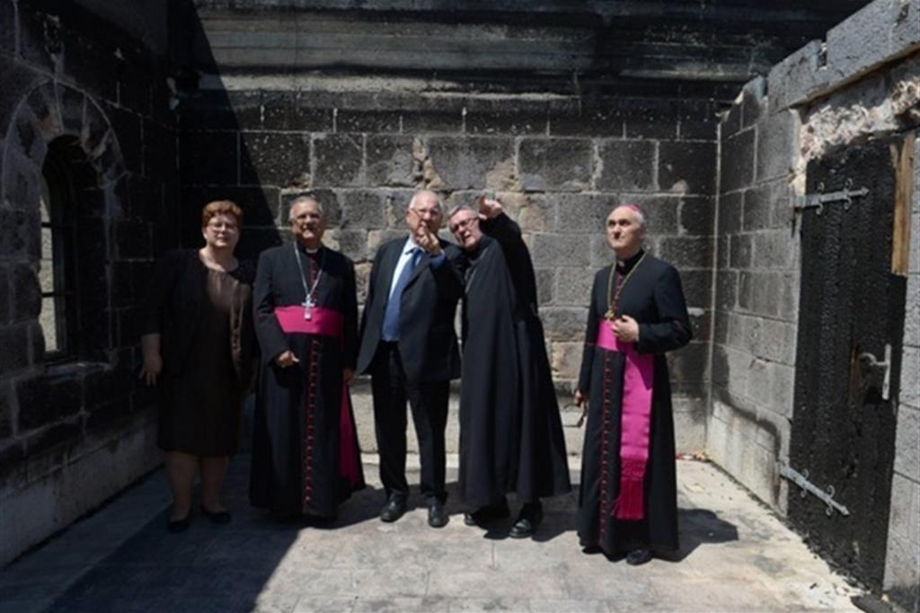 Il presidente israeliano Rivlin in visita alla chiesa della Moltiplicazione dopo l'incendio doloso