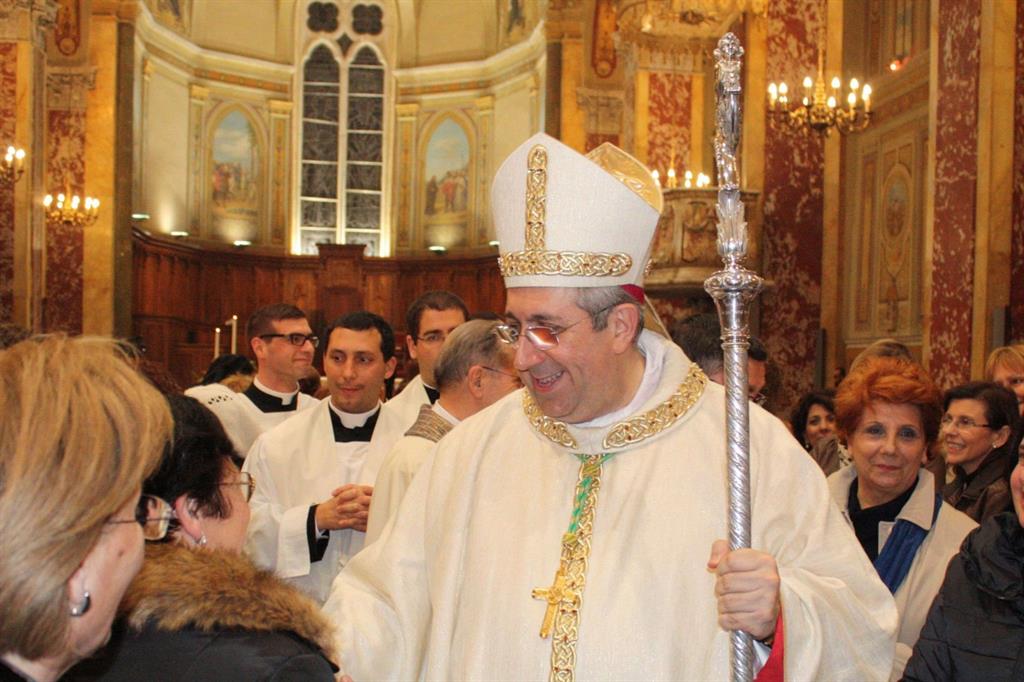 Il primo saluto dell’allora nuovo arcivescovo Giuseppe Satriano ai suoi nuovi fedeli di Rossano-Cariati nella Cattedrale