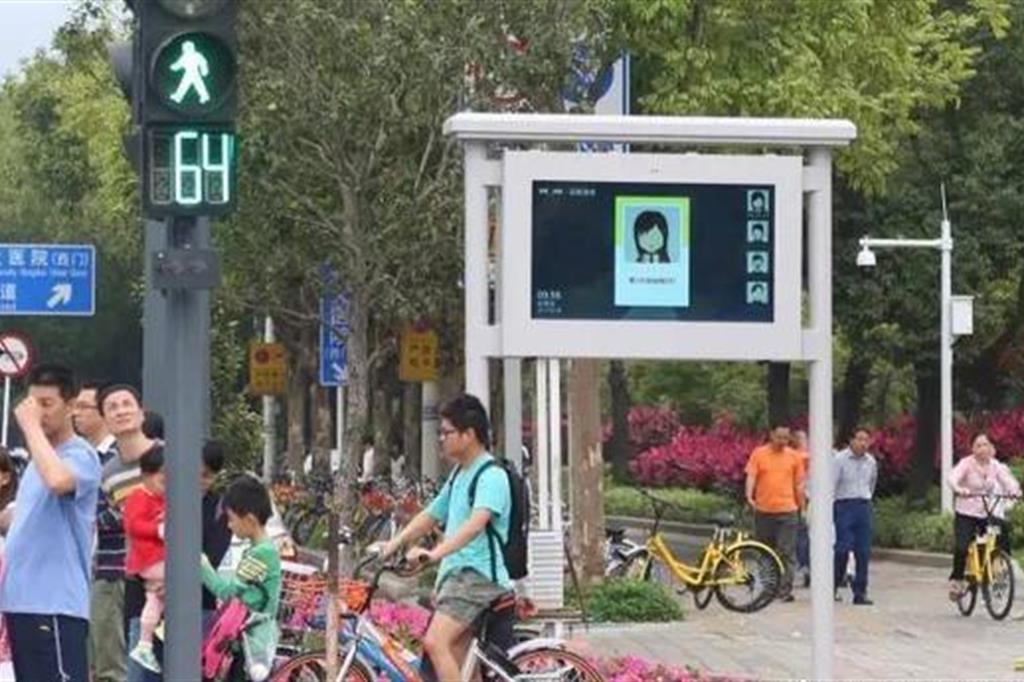 Il sistema è già stato attivato sui semafori a Shenzhen (Chinadaily)