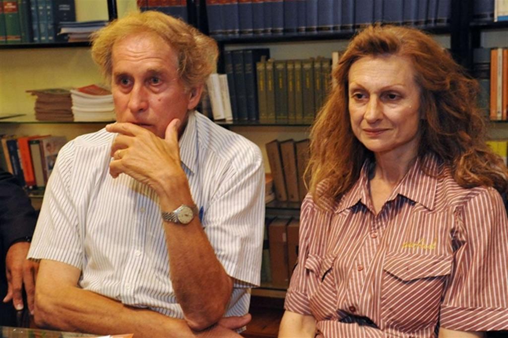 Luigi Deambrosis e Gabriella Carsano i genitori-nonni di Casale Monferrato (Ansa)
