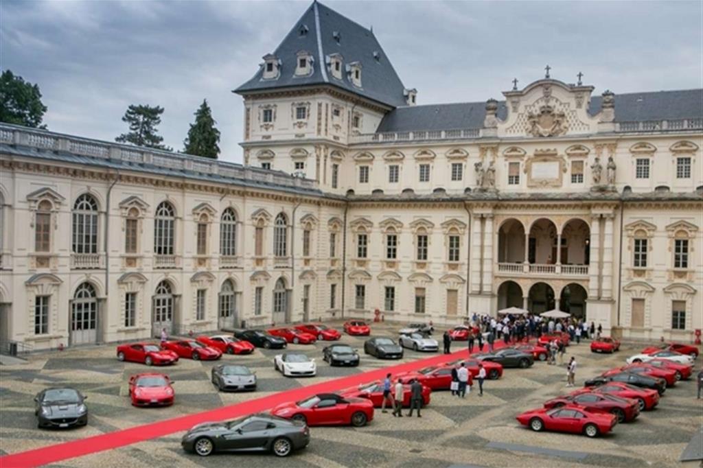 Le Ferrari esposte nel Cortile del Castello del Valentino per il 70° compleanno del marchio di Maranello
