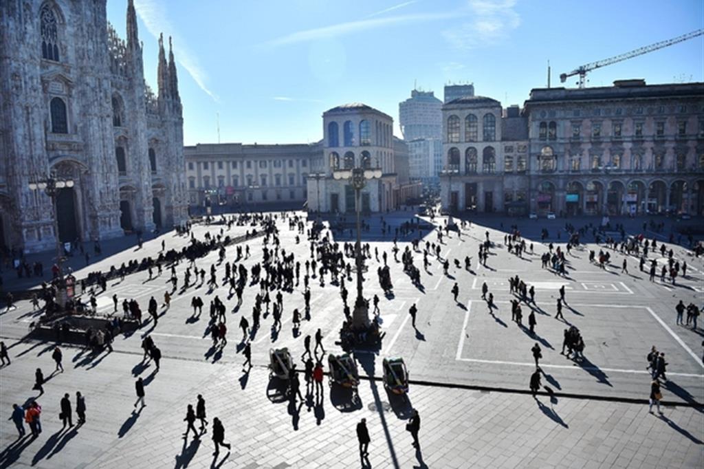 Piazza Duomo a Milano (Fotogramma)