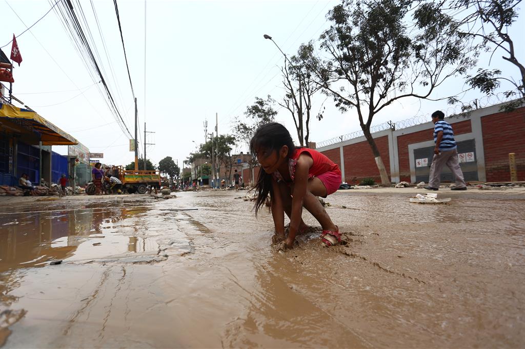 Fiumi di fango hanno distrutto interi villaggi nell'Amazzonia peruviana