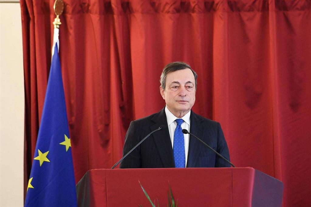 Mario Draghi riceve il premio Cavour
