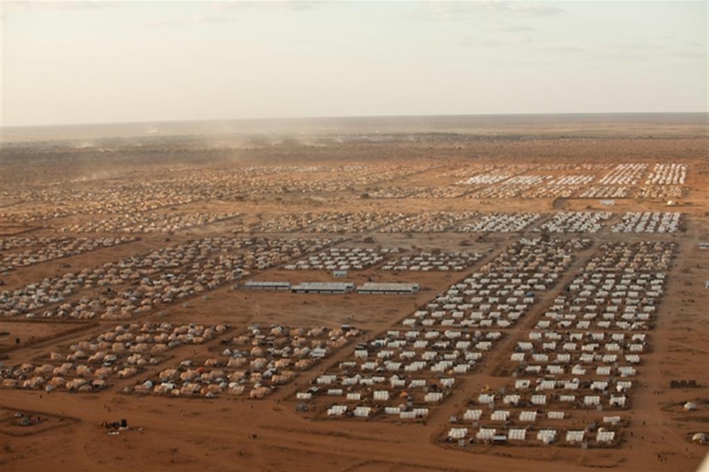 Il campo di Dadaab, al confine con la somalia, ospira attualmente 256mila profughi (Ansa/Ap)