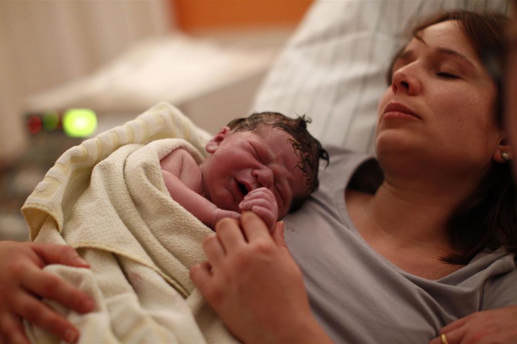 20mila fratellini in meno: la rinuncia delle donne dopo lo choc del parto