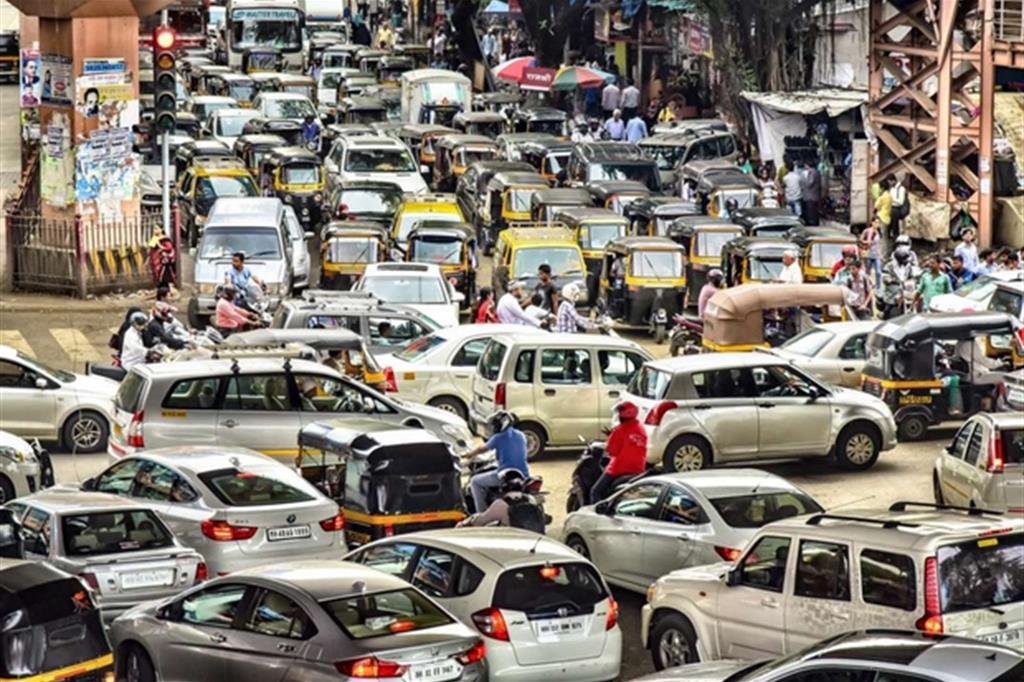 Le città soffocate dal traffico. Ma il futuro urbano cambierà