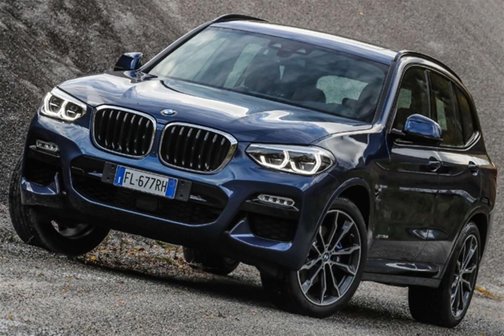 Nuova faccia, contenuti da BMW: la X3 è sempre una garanzia