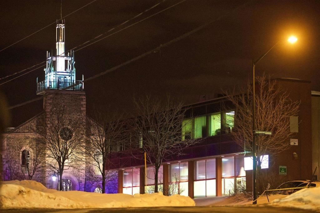 Il Centro culturale islamico di Québec City dov'è avvenuto l'attentato (Ansa)