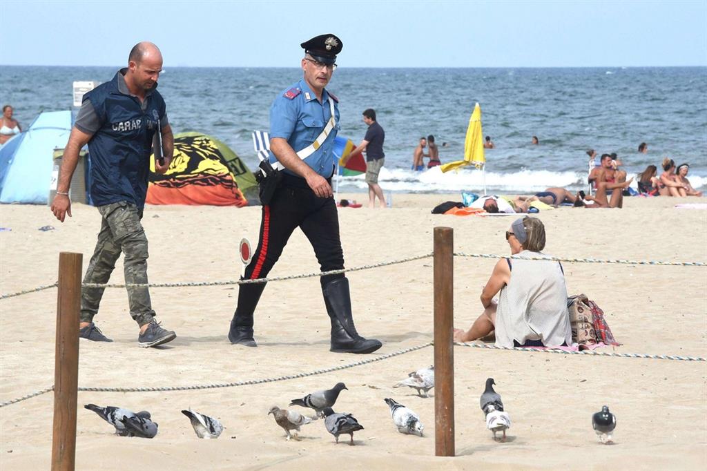 Rimini, nuova aggressione in spiaggia. Presunto stupro in Salento