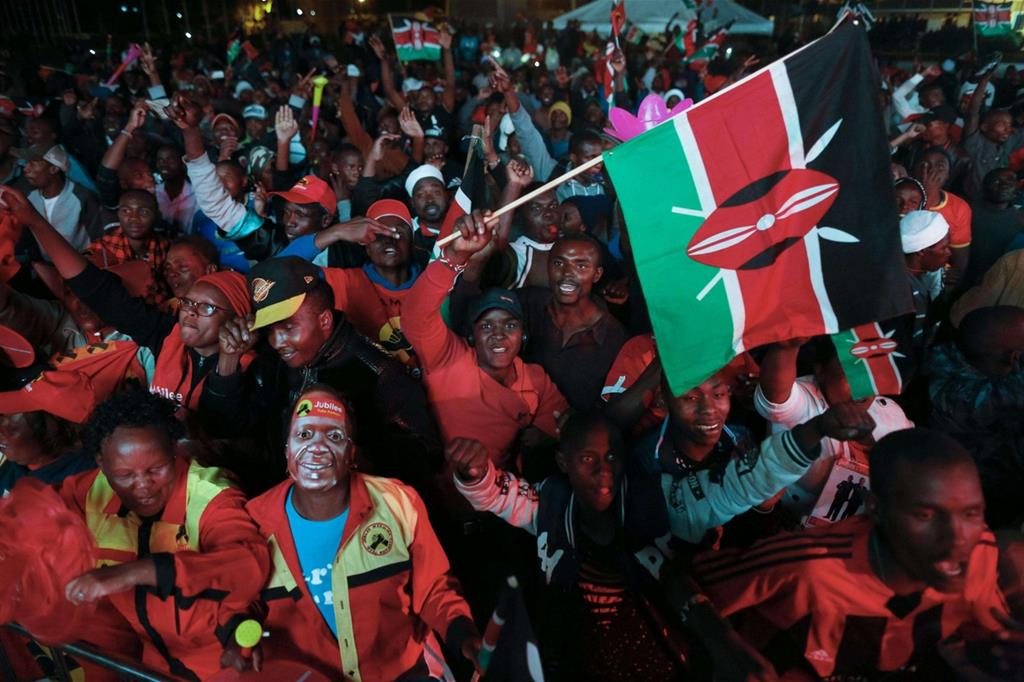 Kenyatta proclamato vincitore, esplode la violenza: 10 morti