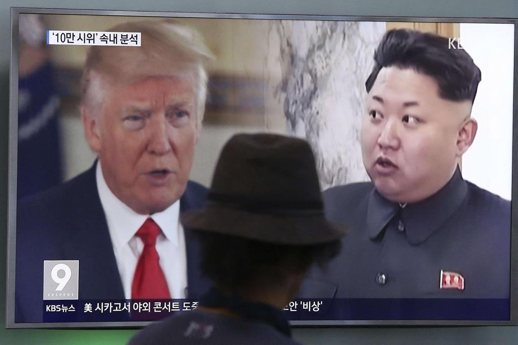 Trump e Kim Jong-un in un fotomontaggio sulla tv nordcoreana (Ansa)