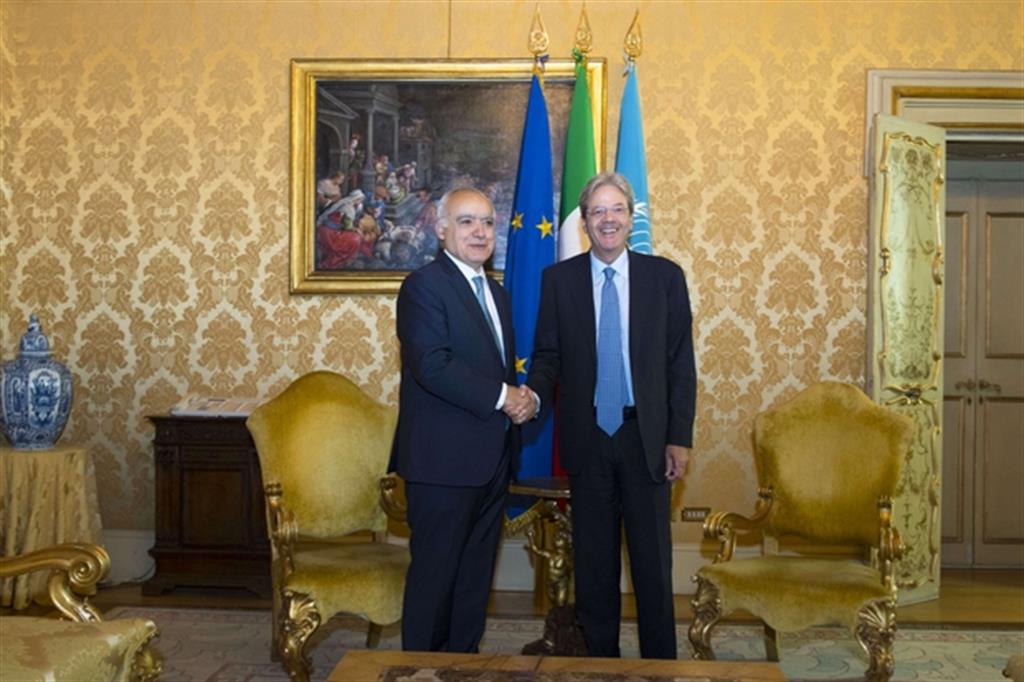 Il premier Paolo Gentiloni con l'inviato dell'Onu Ghassan Salamè