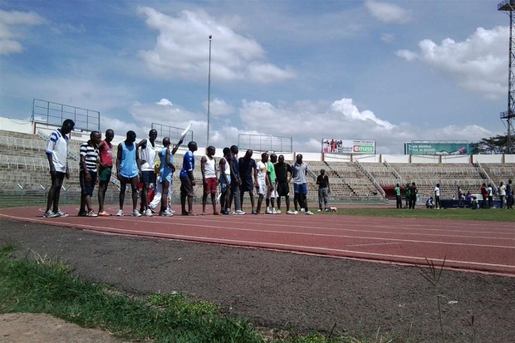 Studenti universitari a Nairobi durante un allenamento.