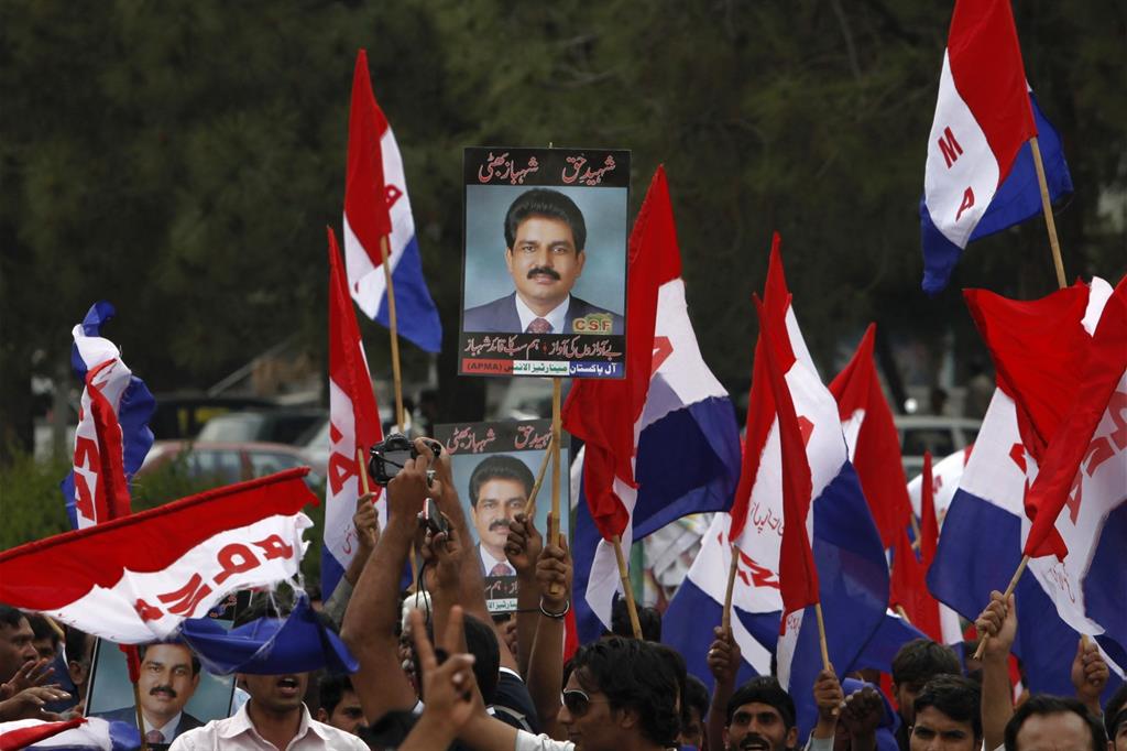 Una manifestazione per Shahbaz Bhatti  a Islamabad, un mese dopo la sua morte nel 2011 (Reuters)