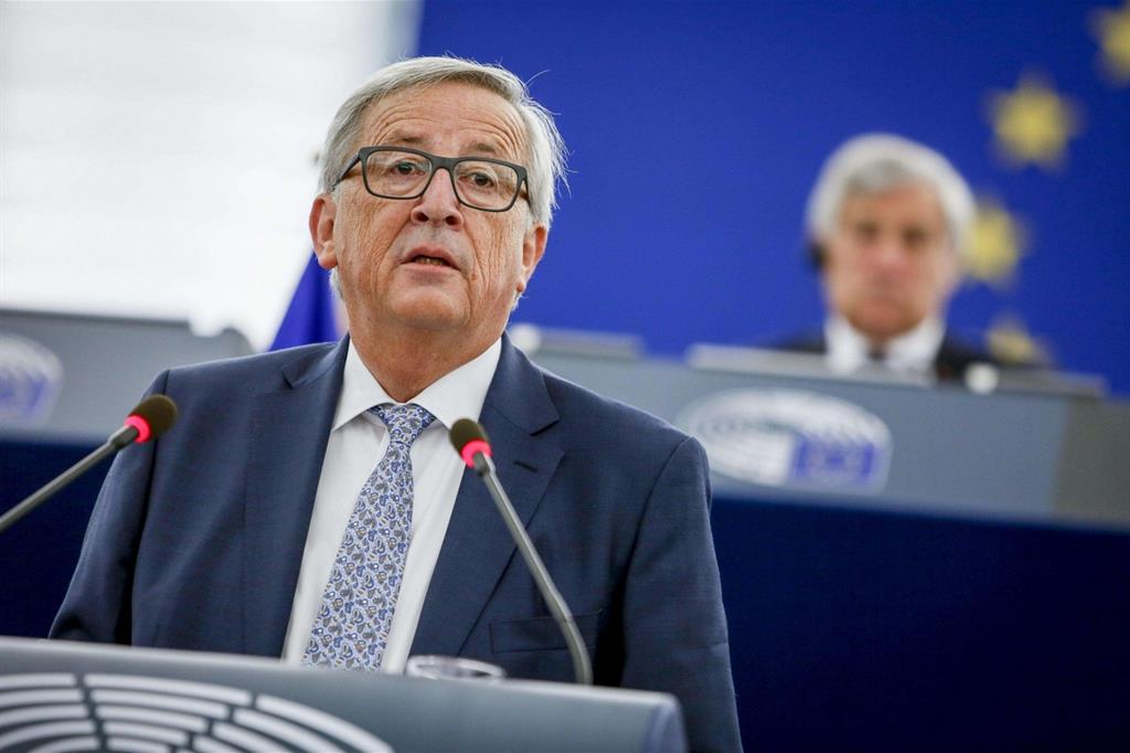 Juncker: vie legali per l'ingresso di 40mila migranti