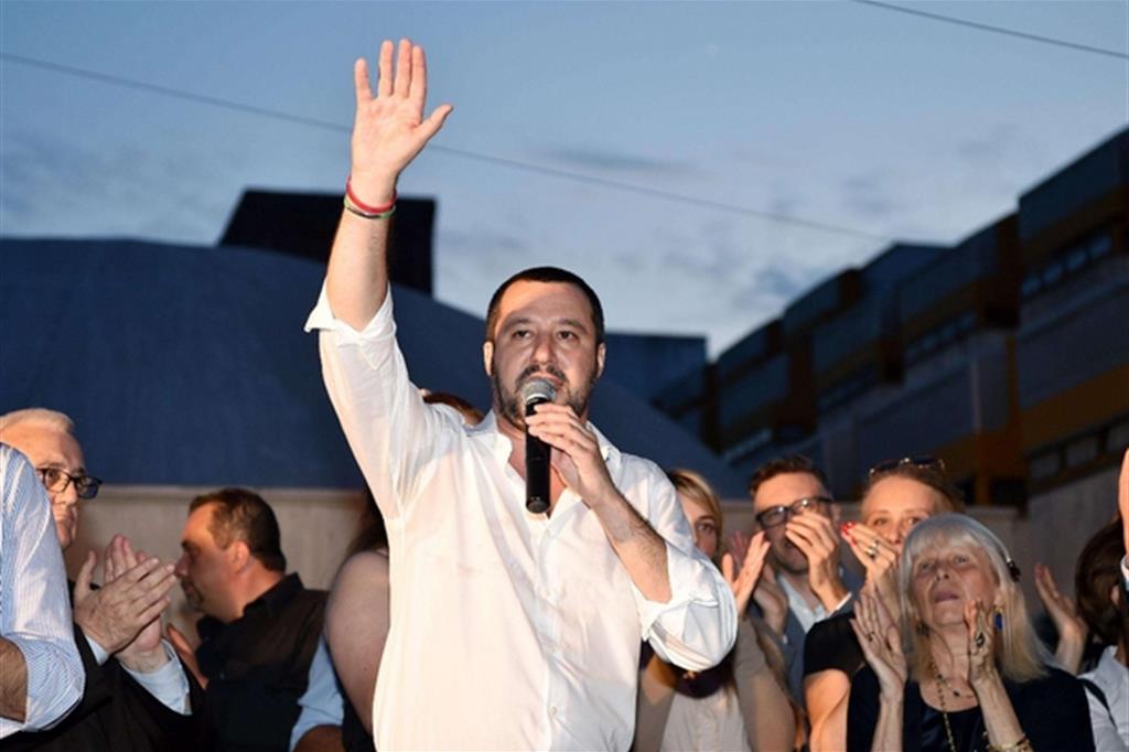 Salvini: «Altre 2 navi al largo della Libia, si cerchino porti non italiani»