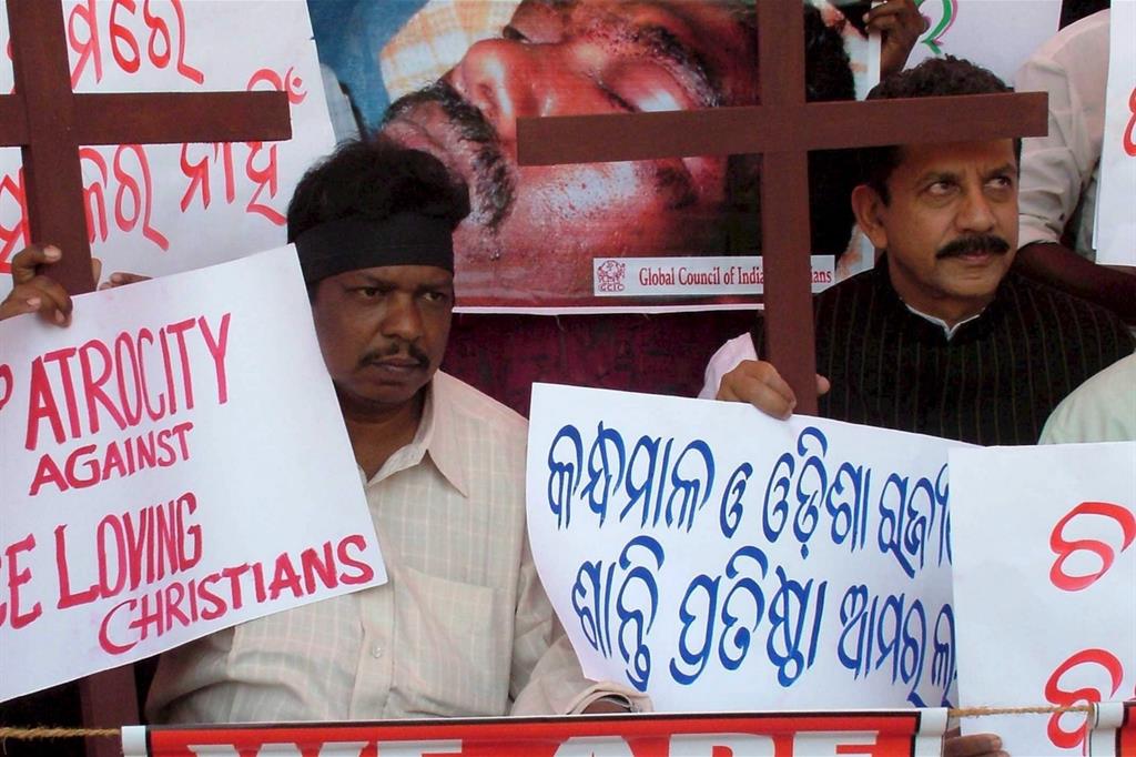 In una foto d'archivio, manifestazione di protesta dei cristiani in Orissa dopo le violenze (Ansa)