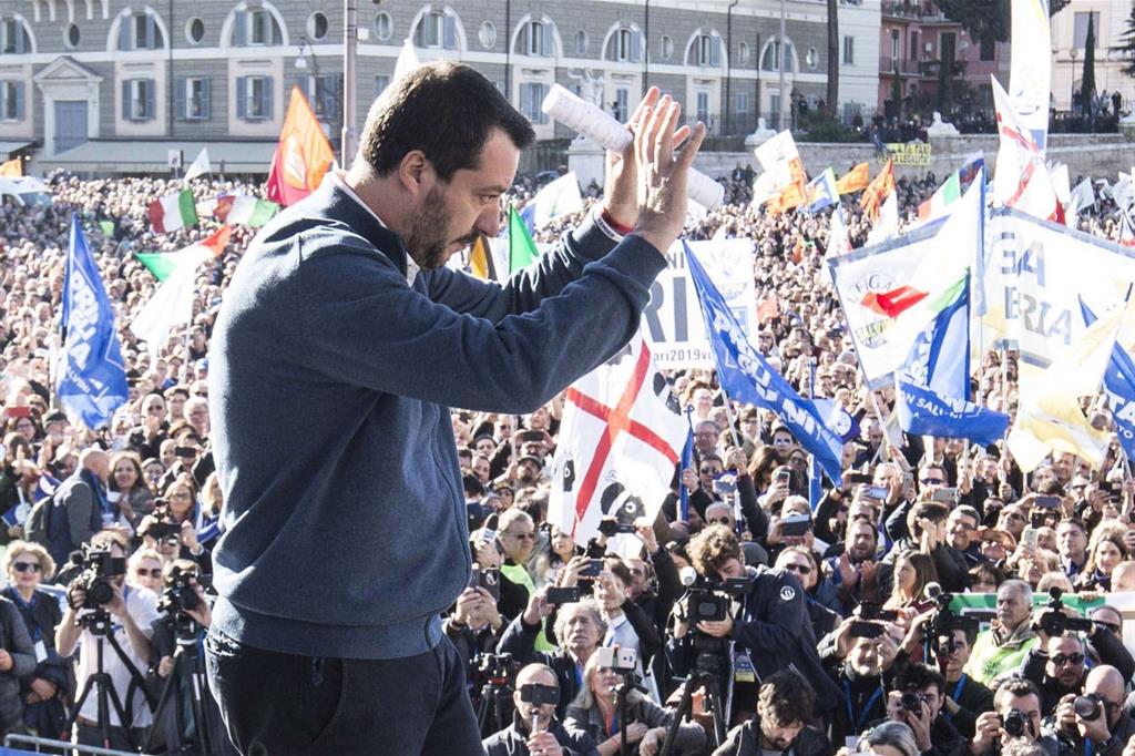 La piazza di Salvini: «Al governo per 5 anni»