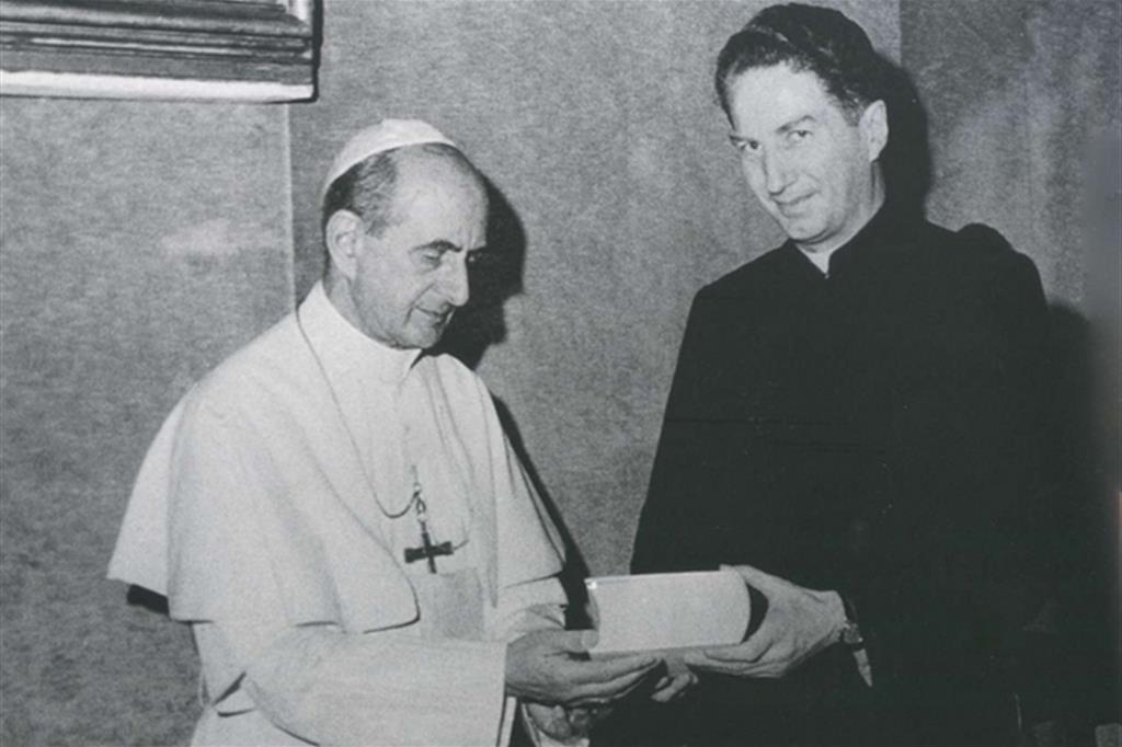 Paolo VI riceve in udienza l’allora rettore del Pontificio istituto biblico di Roma padre Carlo Maria Martini