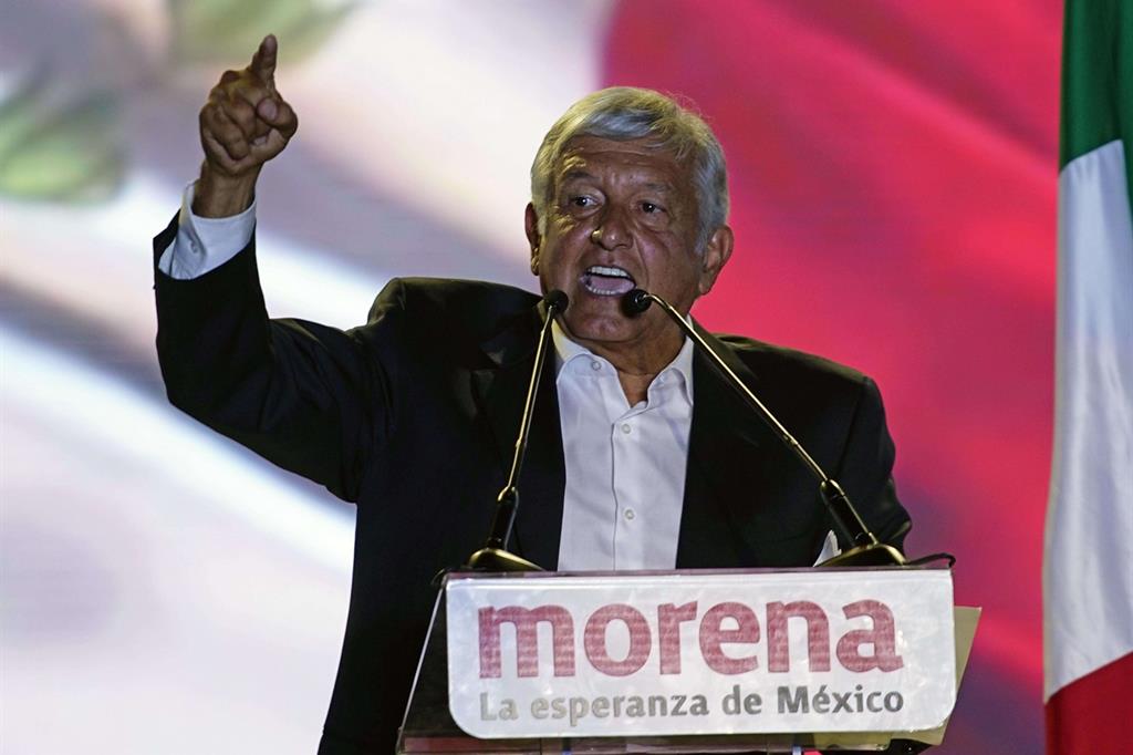 Il candidato in testa nei sondaggi è Andrés Manuel López Obrador, figura storica della sinistra messicana (Ansa)
