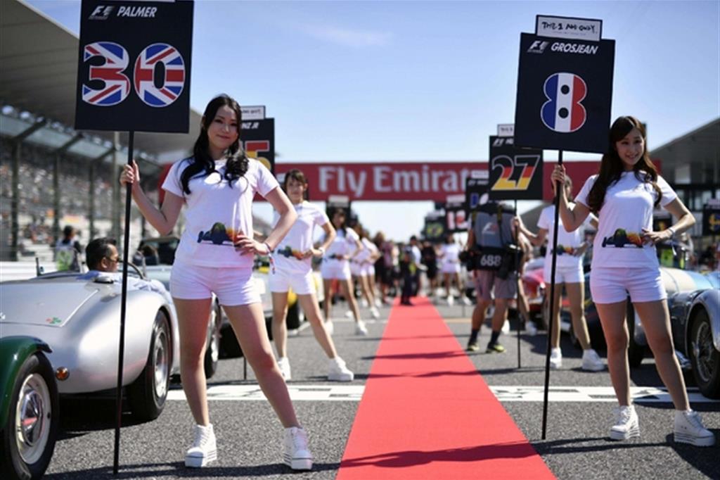 La Formula 1 non avrà più le ragazze «ombrelline» in pista