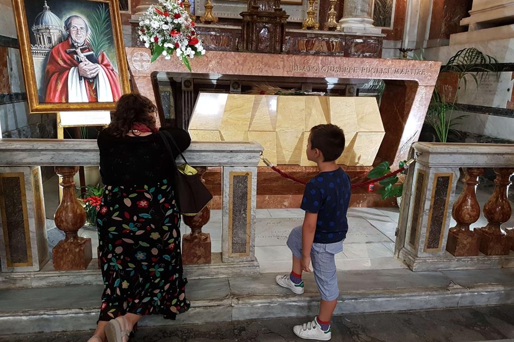 La tomba di padre Pino Puglisi nella Cattedrale di Palermo