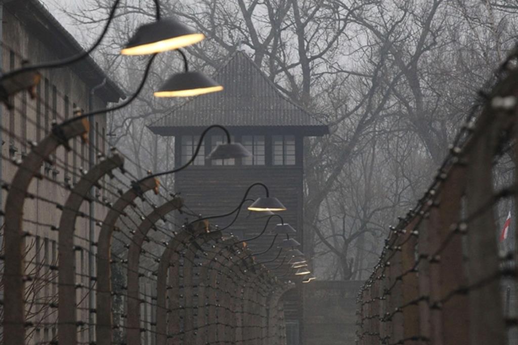 L'entrata di Auschwitz, foto: Ansa
